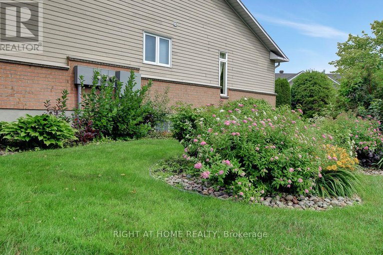 28557932/36-sable-run-drive/stittsville-central/ottawa/ontario/K2S1W8_47