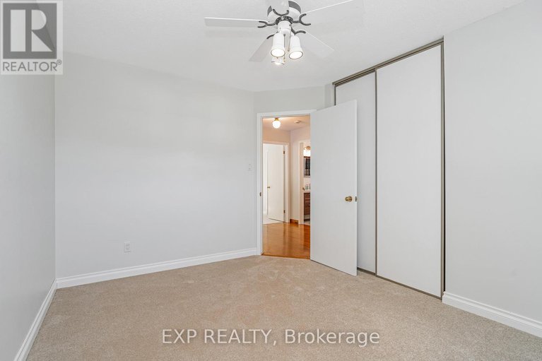 28799326/6084a-vineyard-drive/convent-glen/ottawa/ontario/K1C2M5_26