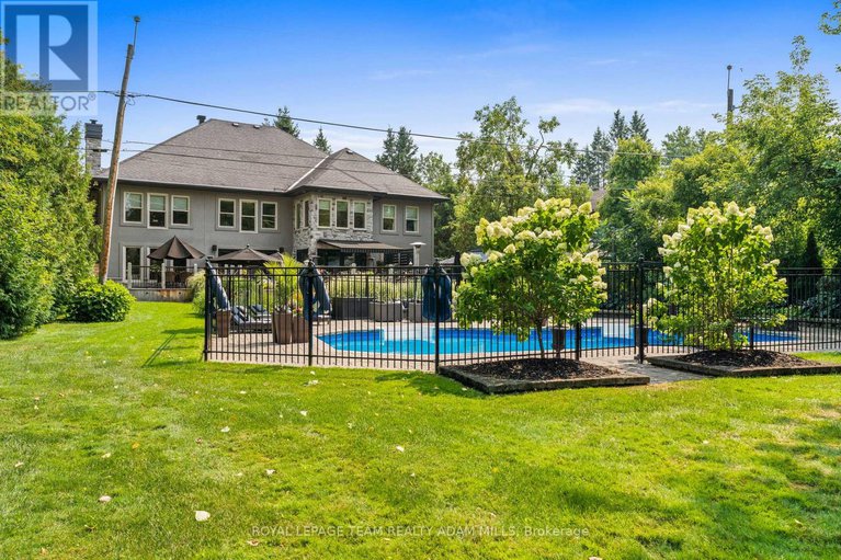 28707309/2330-summerside-drive/manotick-east-to-manotick-station/ottawa/ontario/K4M1B4_35