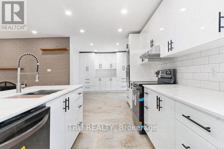 28740163/39-sunnycrest-drive/city-viewskylinefisher-heightsparkwood-hills/ottawa/ontario/K2E5Y4_10