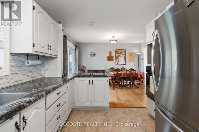 28706818/137-park-avenue/alexandria/north-glengarry/ontario/K0C1A0_8