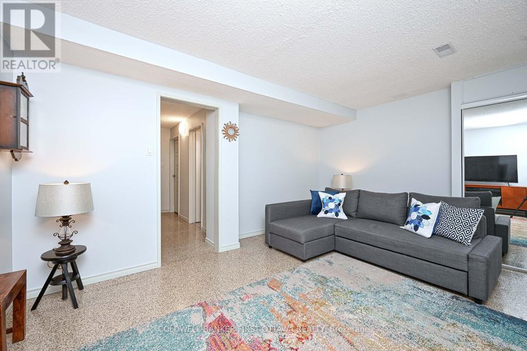 28729806/154-mcclintock-way/katimavik/ottawa/ontario/K2L2A4_32