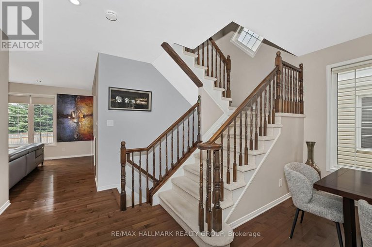 28595507/137-stedman-street/blossom-parkkemp-parkfindlay-creek/ottawa/ontario/K1T0B4_10
