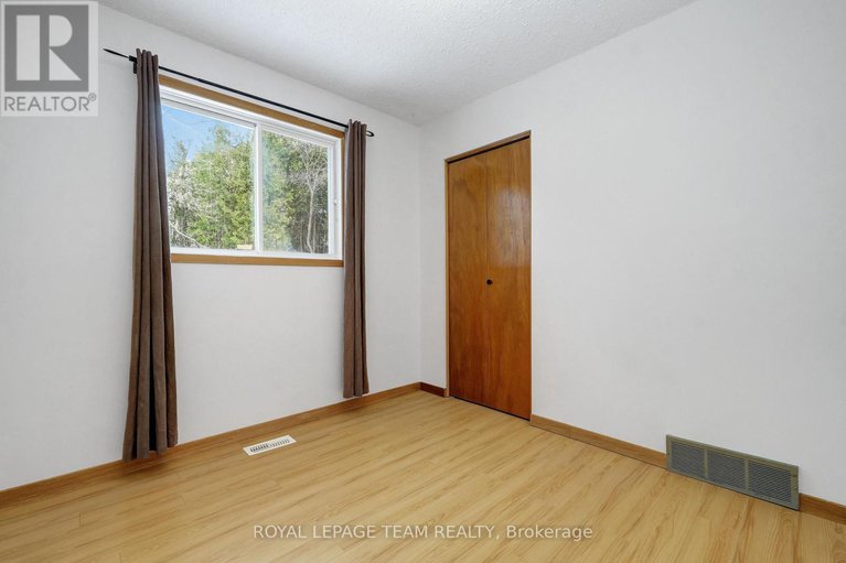 29401092/13025-mackenzie-road/south-dundas-williamsburgh-twp/south-dundas/ontario/K0C1H0_22