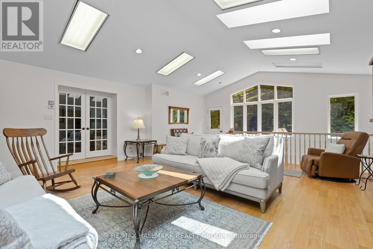 28509464/6431-clingin-lane/manotick-south-to-roger-stevens/ottawa/ontario/K4M1B3_6