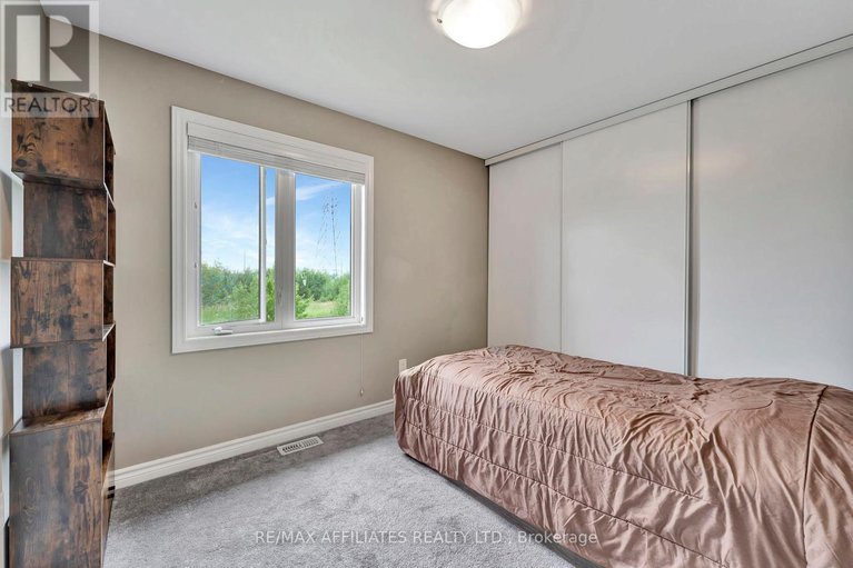 28562924/625-trigoria-crescent/avalon-west/ottawa/ontario/K4A1B1_28