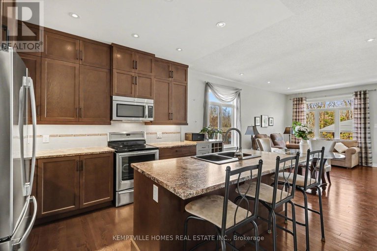 29650659/171-royal-landing-gate/north-grenville-twp-kemptville-south/north-grenville/ontario/K0G1J0_6