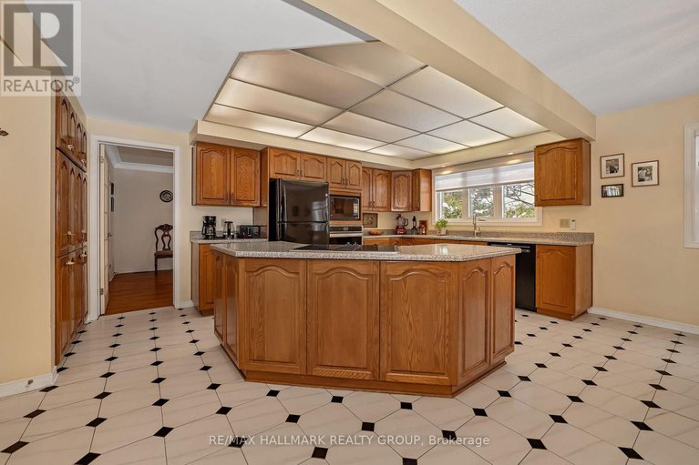 29325453/4-elderwood-trail/stittsville-central/ottawa/ontario/K2S1C9_16