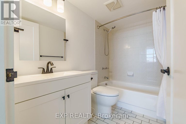 29431773/1004-1440-heron-road/heron-gate/ottawa/ontario/K1V0X2_22