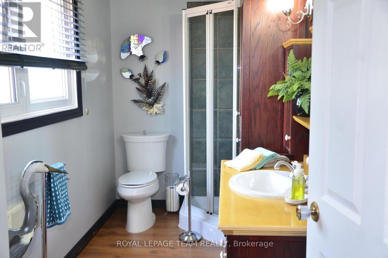 28671532/4951-hwy-31-bank-street-n/south-dundas-williamsburgh-twp/south-dundas/ontario/K0C2H0_28