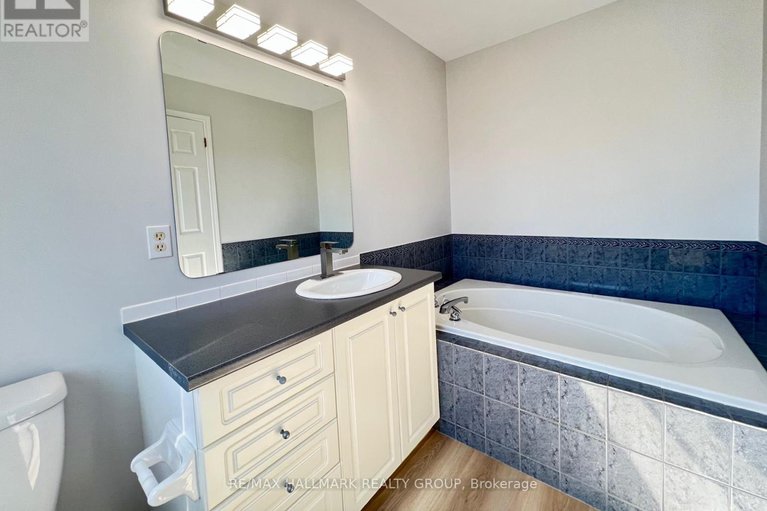 28929398/4-valemont-st-street/barrhaven-east/ottawa/ontario/K2G6W2_18