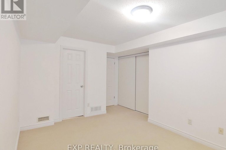 29473779/32-605-b-chapman-mills-drive/strandherd/ottawa/ontario/K2J5T1_17