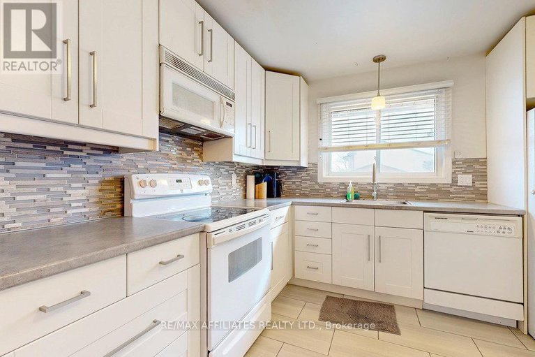 28551721/41-41-bering-court/katimavik/ottawa/ontario/K2L2B8_5