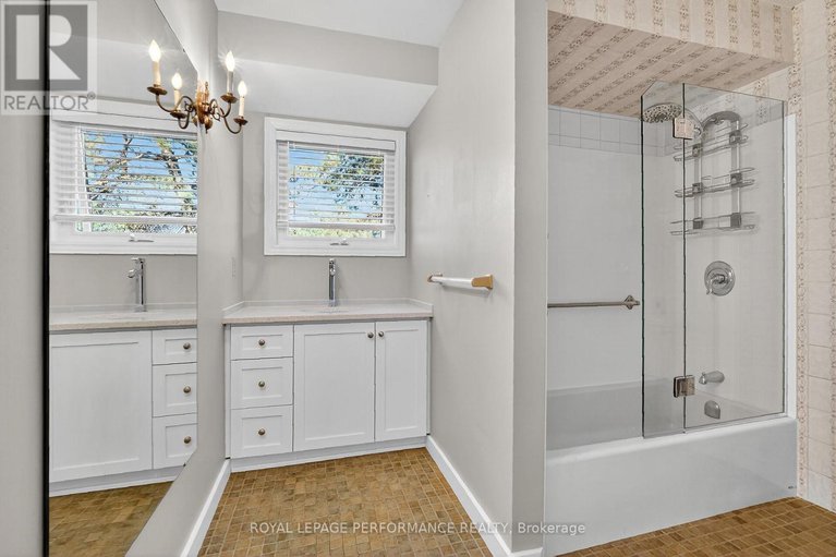 29055180/179-cowley-avenue/ottawa-westtunneys-pasture/ottawa/ontario/K1Y0G8_12