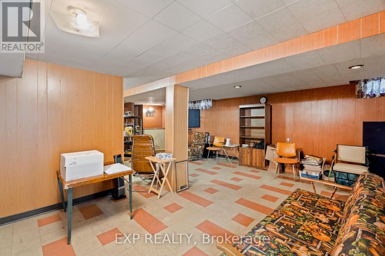 29114115/1233-meadowlands-drive-e/city-viewskylinefisher-heightsparkwood-hills/ottawa/ontario/K2E6K2_36