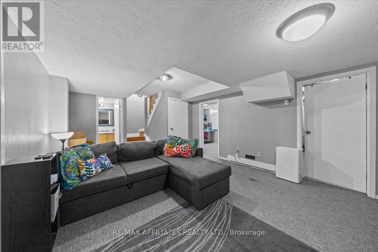 28458196/300-sylvie-terrace/bilberry-creekqueenswood-heights/ottawa/ontario/K1E3M2_26