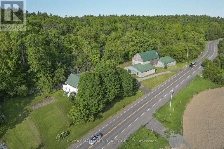 28544357/4240-carp-road/huntley-ward-north-east/ottawa/ontario/K0A1L0_45