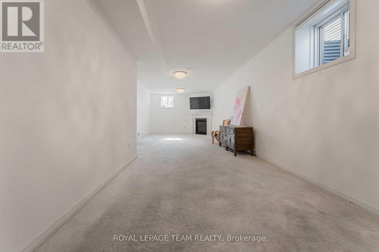 29422756/359-melodie-street/mer-bleuebradley-estatesanderson-park/ottawa/ontario/K1W0L8_39