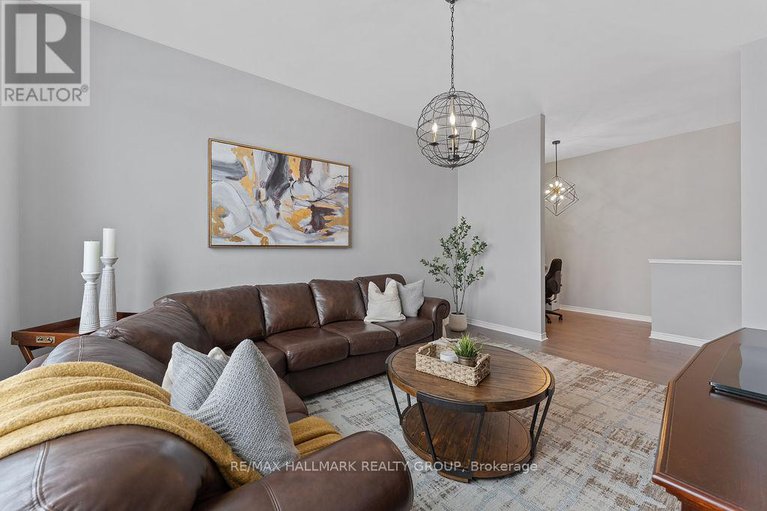 28406749/4525-kelly-farm-drive/blossom-parkkemp-parkfindlay-creek/ottawa/ontario/K1X0E7_18