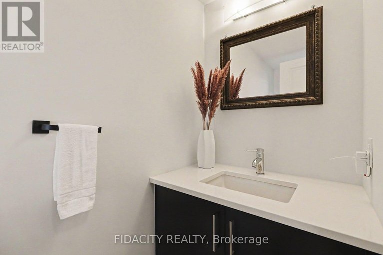 29654929/1768-crux-road/mer-bleuebradley-estatesanderson-park/ottawa/ontario/K1W0R3_14