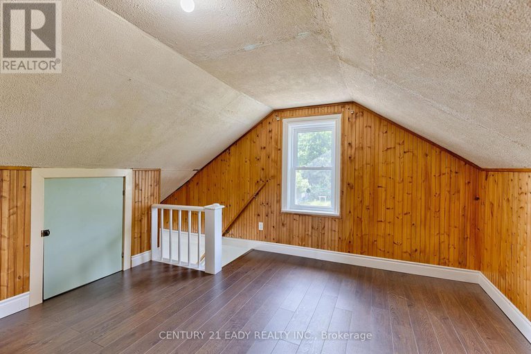 28505414/424-moore-street/renfrew/renfrew/ontario/K7V1L9_32