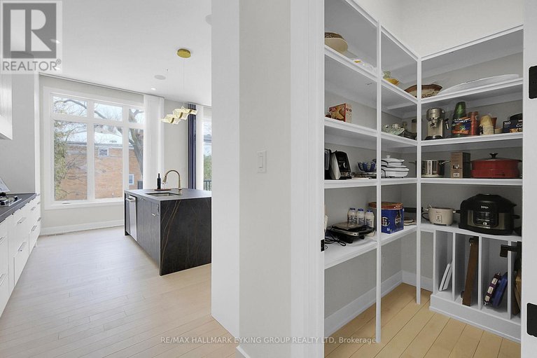 29283028/623-rowanwood-avenue/mckellarhighland/ottawa/ontario/K2A3E3_16