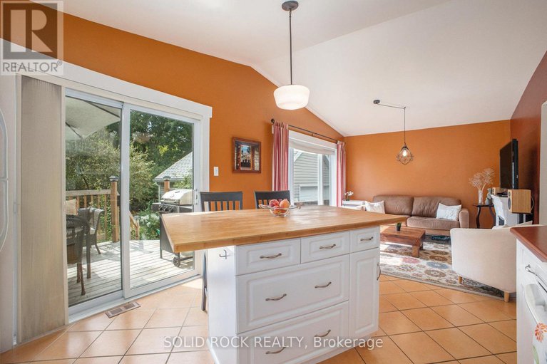 28735074/236-northwestern-avenue/ottawa-westtunneys-pasture/ottawa/ontario/K1Y0M3_14