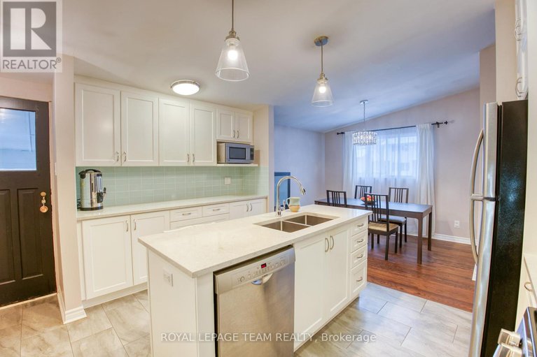 28637170/2010-featherston-drive/urbandale-acres/ottawa/ontario/K1H6P9_10