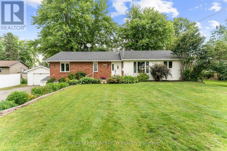 28594560/7403-rideau-valley-drive-s/rideau-twp-s-of-reg-rd-6-e-of-mccordick-rd/ottawa/ontario/K0A2E0_1