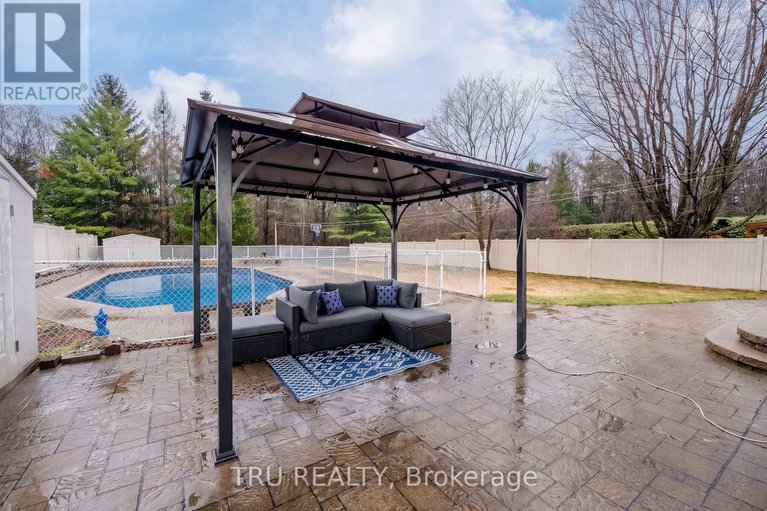 29611395/256-hoylake-crescent/bilberry-creekqueenswood-heights/ottawa/ontario/K1E2M8_38