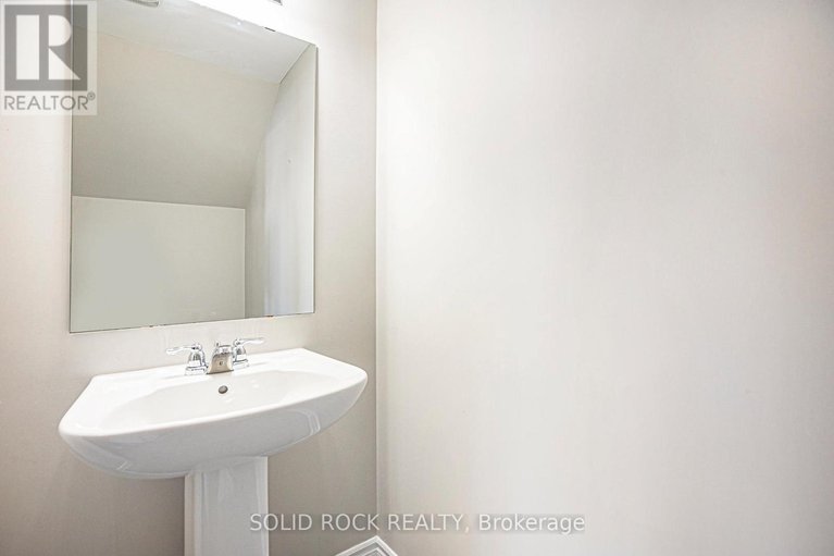 28733249/42-150-walleye-private/half-moon-bay/ottawa/ontario/K2J6R2_7