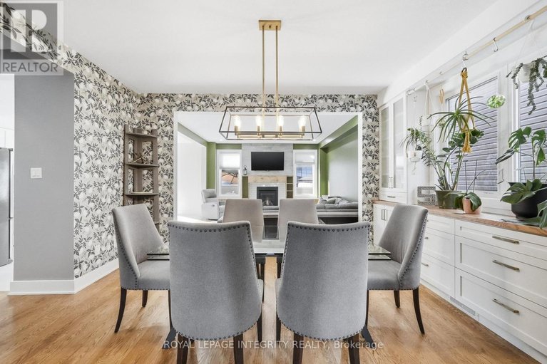 29628292/525-yellow-birch-street/mer-bleuebradley-estatesanderson-park/ottawa/ontario/K1W0J3_6