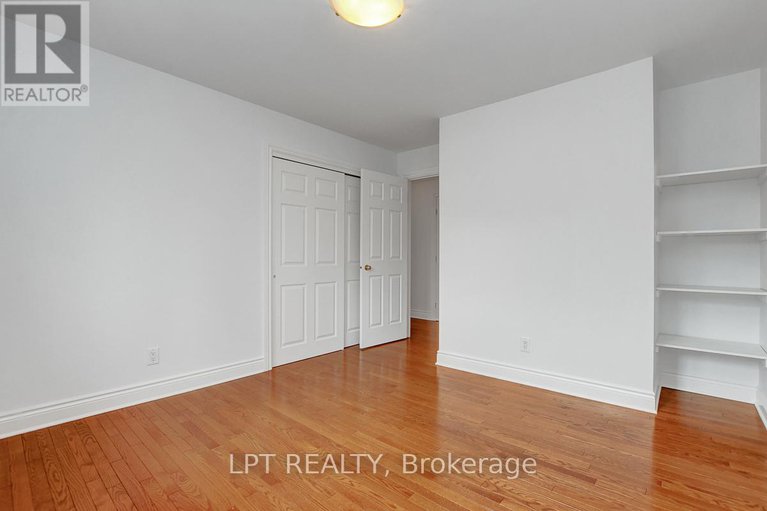 28311107/10a-ashburn-drive/borden-farmstewart-farmcarleton-heightsparkwood-hills/ottawa/ontario/K2E6N3_33