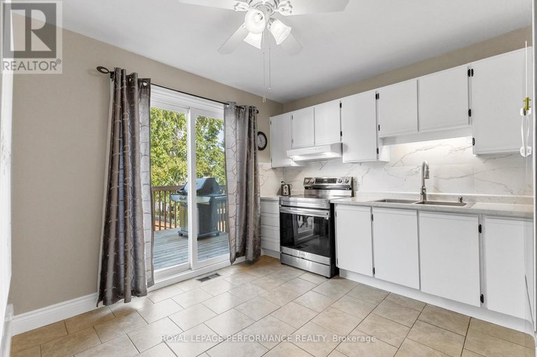 28918371/1936-longman-crescent/chateauneuf/ottawa/ontario/K1C5G6_9