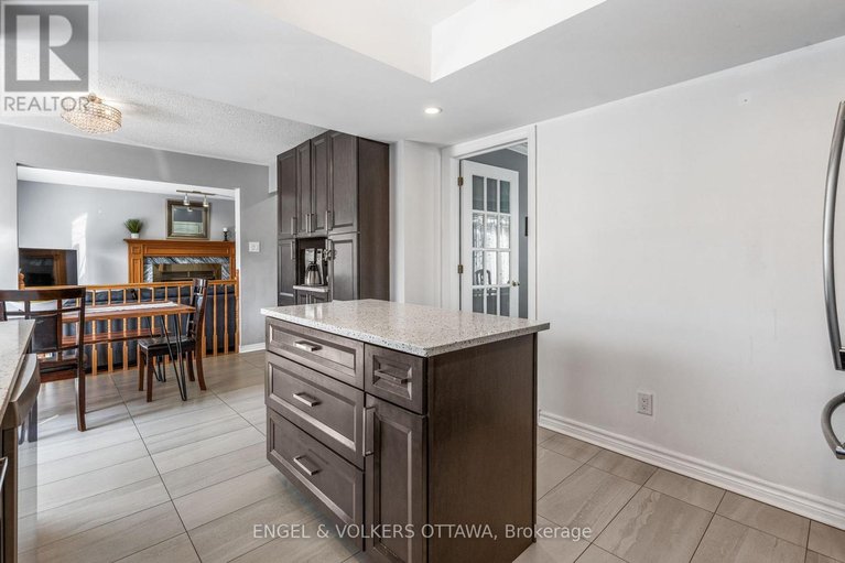 29678432/17-hunterswood-crescent/hunt-club-park/ottawa/ontario/K1G5V1_15