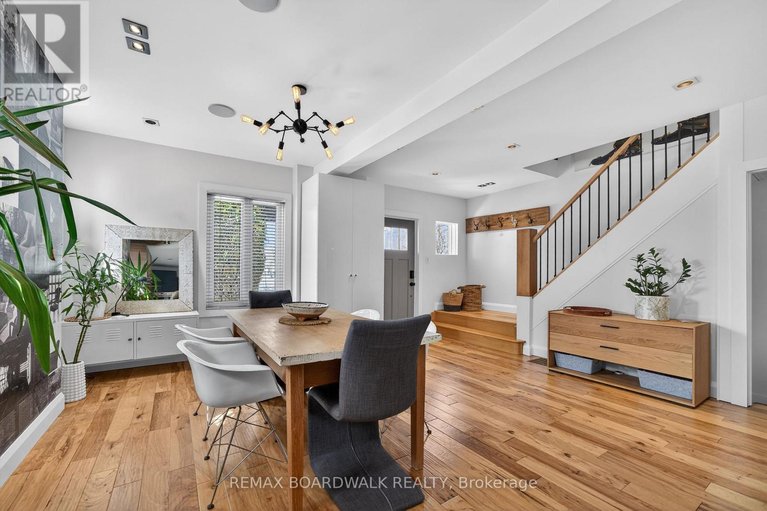 29640571/154-queen-mary-street/overbrookcastle-heights/ottawa/ontario/K1K1X5_8