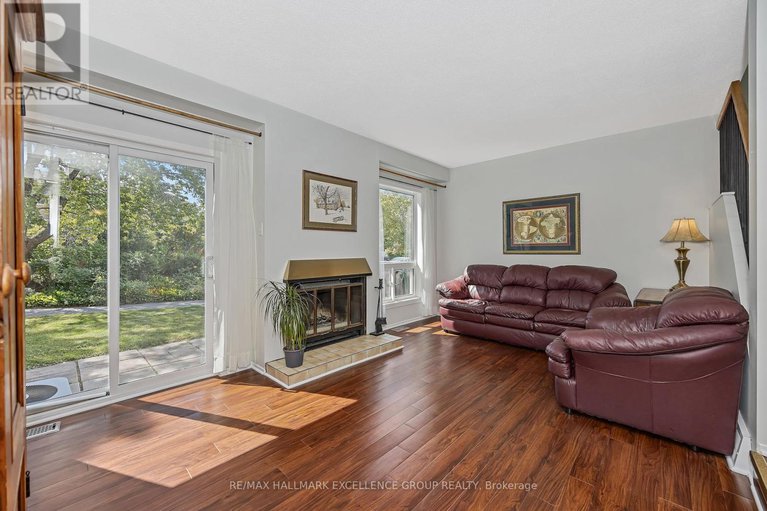 28836988/102f-valley-stream-drive/leslie-park/ottawa/ontario/K2H9E1_7