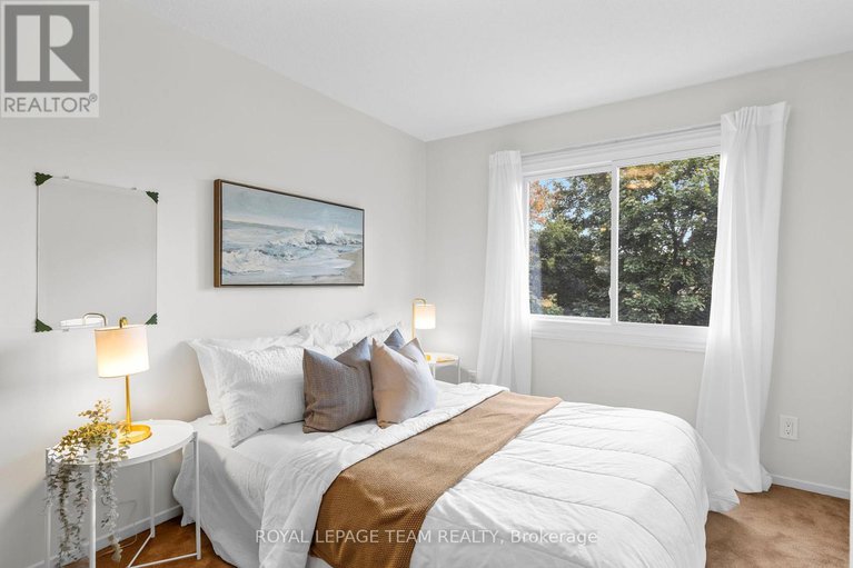 28930339/2163-orient-park-drive/blackburn-hamlet-south/ottawa/ontario/K1B4W1_25