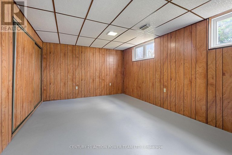 29647357/1535-st-georges-street/bilberry-creekqueenswood-heights/ottawa/ontario/K1E1R1_38