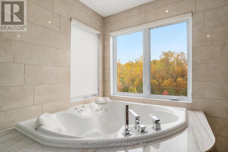 28937759/2253-prospect-avenue/alta-vista/ottawa/ontario/K1H7G2_20