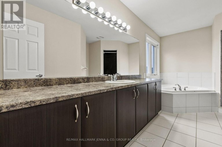 28911447/326-gallantry-way/stittsville-north/ottawa/ontario/K2S0P8_28