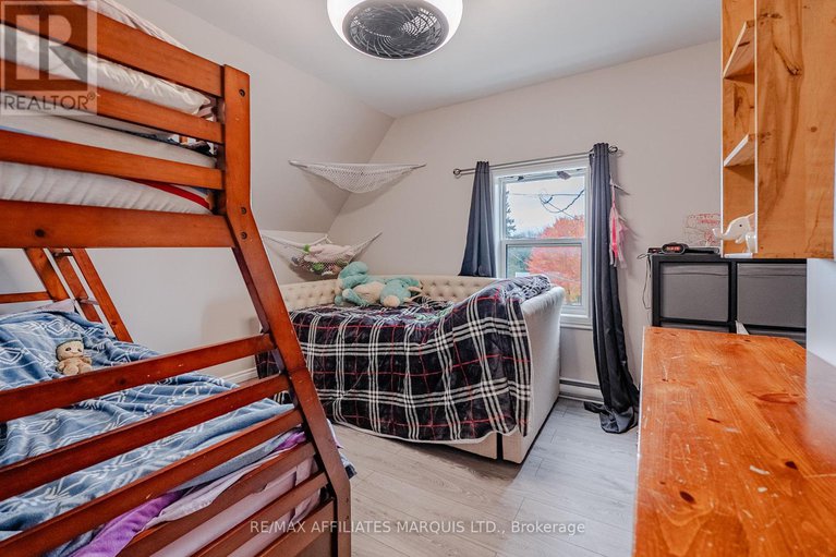 29024844/18-mechanic-street-w/maxville/north-glengarry/ontario/K0C1T0_27