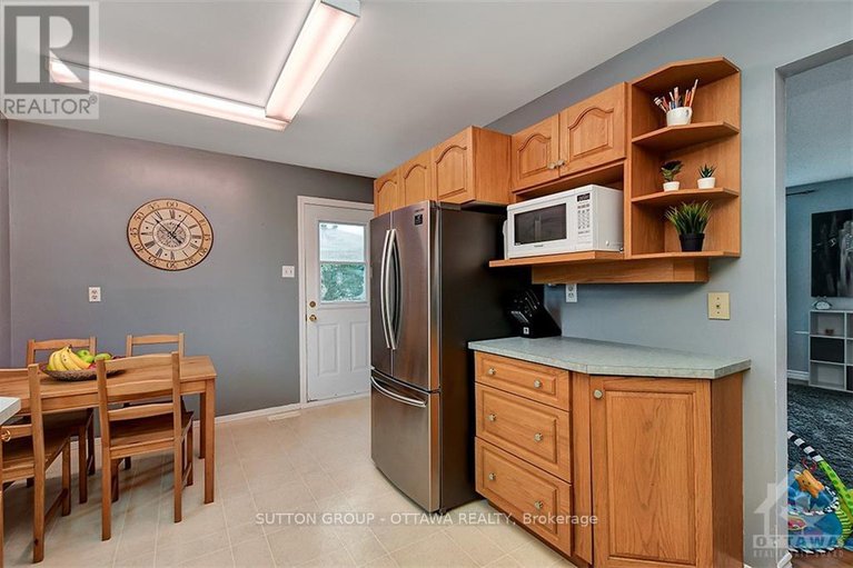 28764134/20-dundegan-drive/glencairnhazeldean/ottawa/ontario/K2L1P8_7