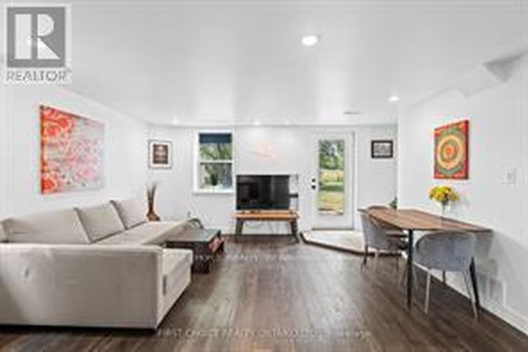 29626971/10-campbell-reid-court/rural-kanata-central/ottawa/ontario/K2K1X7_9