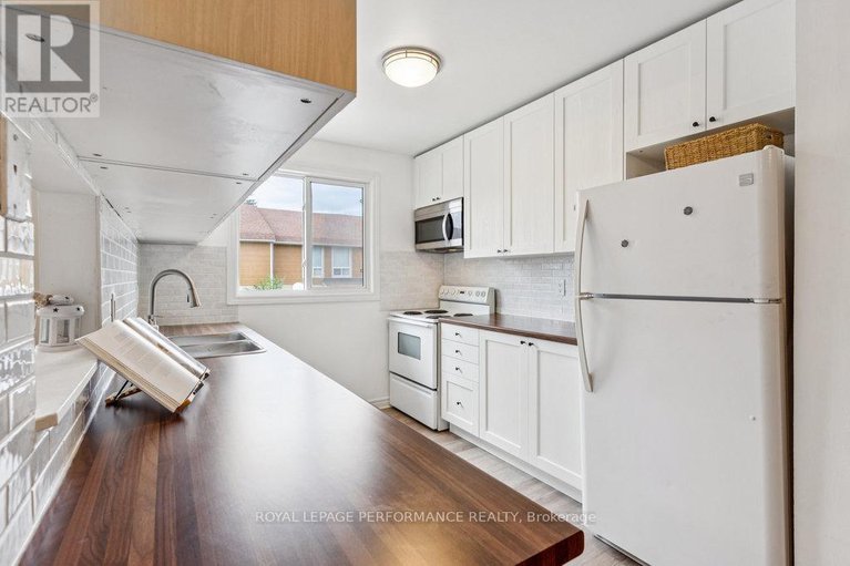28585598/74-4634-cosmic-place/pineview/ottawa/ontario/K1B4R8_16