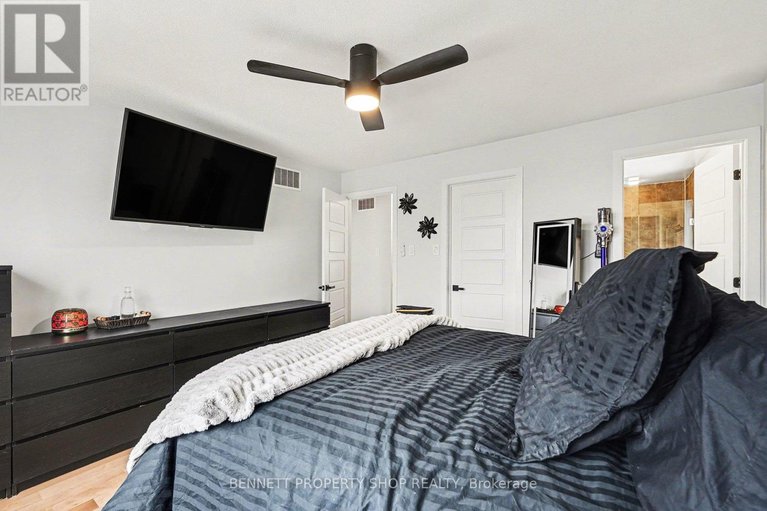 29252833/427-montserrat-street/stittsville-north/ottawa/ontario/K2S0L6_13