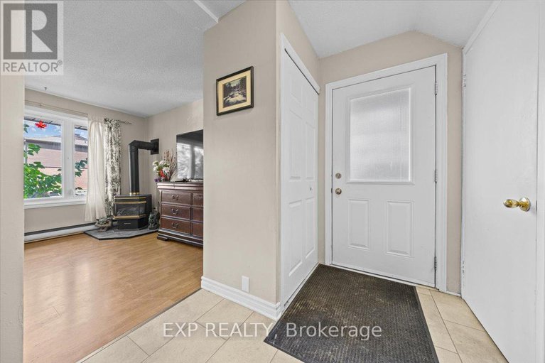 28857986/3166-stockton-drive/blossom-parkkemp-parkfindlay-creek/ottawa/ontario/K1T1S1_4