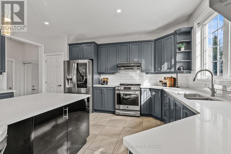 29514784/2649-fallingwater-circle/half-moon-bay/ottawa/ontario/K2J0R6_12