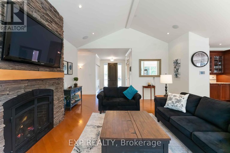 28869006/6805-pebble-trail-way/greely/ottawa/ontario/K4P0B7_12