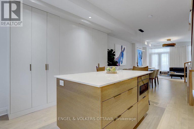 29300834/449-edison-avenue/mckellarhighland/ottawa/ontario/K2A1S5_19